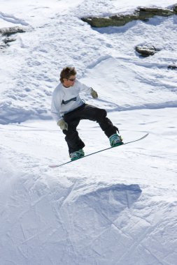 prodollano Kayak Merkezi İspanya'nın yarısını pipo üzerinde Snowboarder