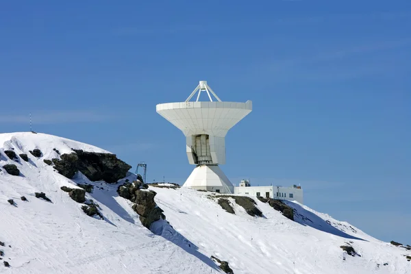 Pistes de ski et observatoire de station en Espagne — Photo
