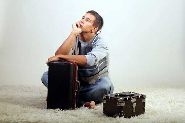 A man and a suitcase — Stock Photo, Image