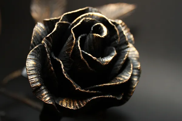 Metaliczny róża. — Zdjęcie stockowe