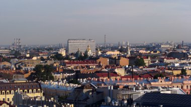 St-Petersburg şehrin çatıları.