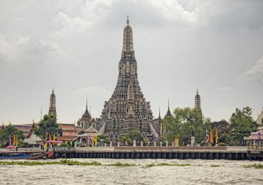 Wat Arun in Bangkok clipart