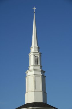 Kilisenin çan kulesi