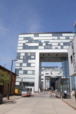 Köln l Kulesi yeni binalar