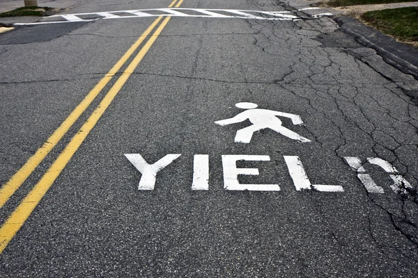 Pedestrian yield sign on a road — Stock Photo, Image