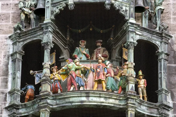 Zegar Stary Ratusz przy placu marienplatz w Monachium — Zdjęcie stockowe