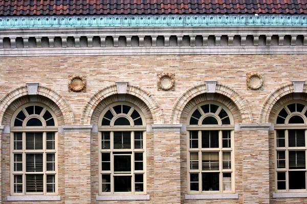 Öffentliche Bibliothek außen — Stockfoto