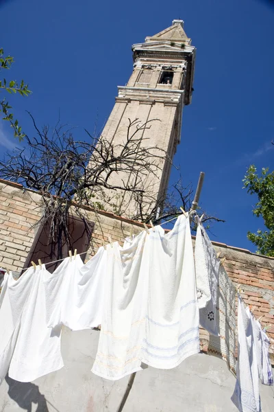 Kyrkan i ön Burano — Stockfoto