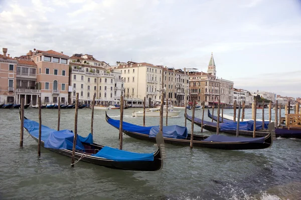 Edifícios no grande canal em Veneza — Fotografia de Stock