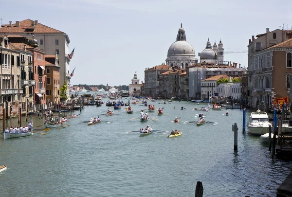 Здания на большом канале Венеции — стоковое фото