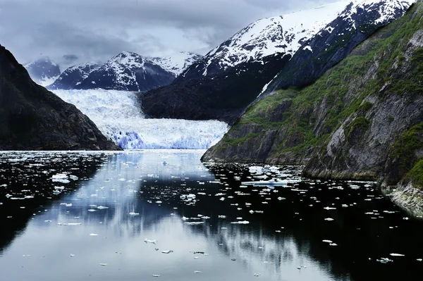 El acercamiento al glaciar Sawyer — Foto de Stock