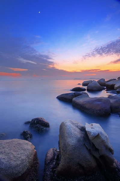 Красивый закат над морем — стоковое фото