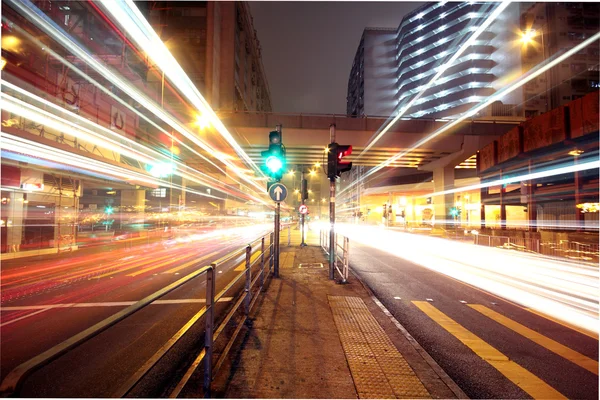 Moderne Stadtlandschaft bei Nacht — Stockfoto