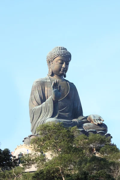 Γιγαντιαίο άγαλμα του Βούδα στο μαύρισμα tian. Χονγκ Κονγκ, Κίνα — Φωτογραφία Αρχείου