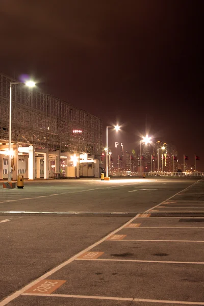 夜間の駐車場 — ストック写真