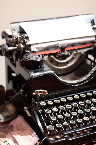 Antike Schreibmaschine. — Stockfoto