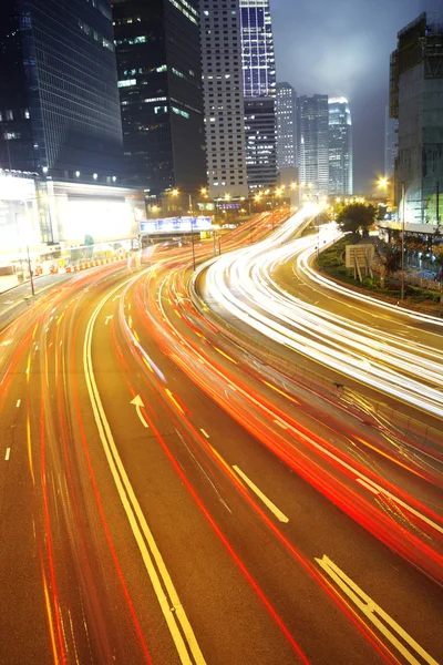 Tráfico nocturno ocupado en Hong Kong —  Fotos de Stock