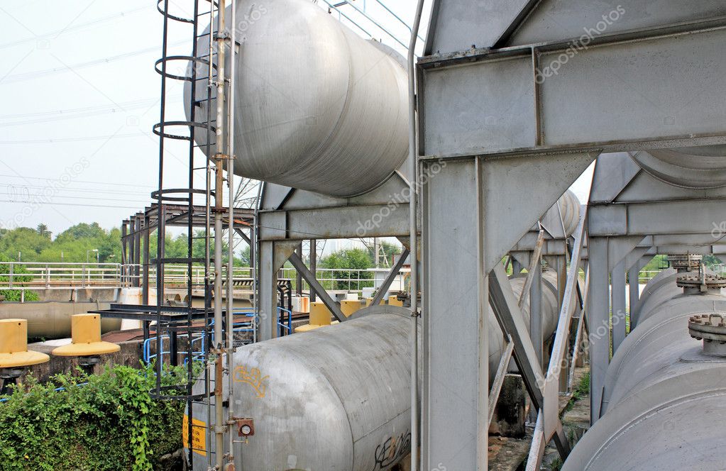 Gas tanks in the industrial estate, suspension energy for transp