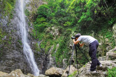 adam bir gün konuşan fotoğraf