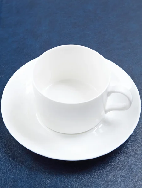 Повредить чашку белого кофе — стоковое фото