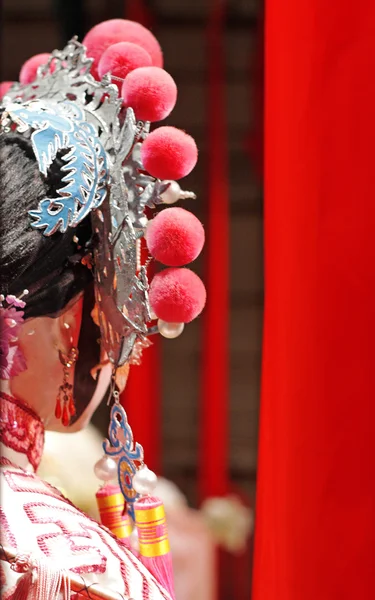 Kínai bábopera, a színpadra vigyázva — Stock Fotó