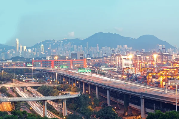 Puente de transporte de Hong Kong, muelle de contenedores . —  Fotos de Stock