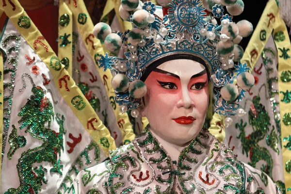 Εικονική και κόκκινο πανί κινεζικής όπερας ως κείμενο χώρο, είναι ένα παιχνίδι, δεν — Φωτογραφία Αρχείου