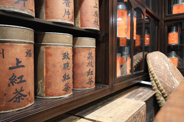 中国茶の店、中国語でラベル名よォ — ストック写真