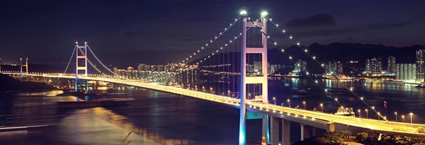 青马大桥在香港的美丽夜景. — 图库照片