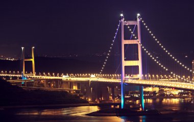 hong Kong'daki tsing ma bridge güzel gece manzaraları.