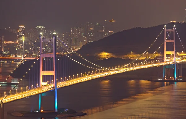Ponte Tsing Ma em Hong Kong à noite — Fotografia de Stock