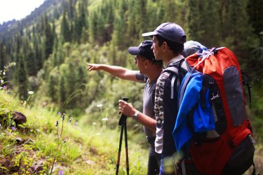 Dağları'nda iki backpackers