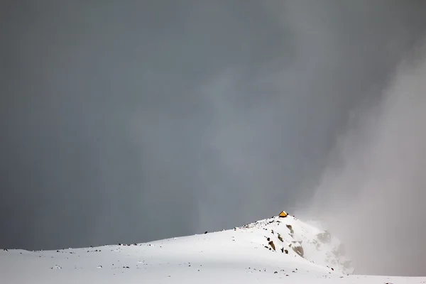 Snöstorm i bergen — Stockfoto