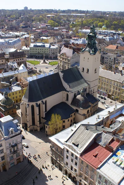 Catedral no centro da cidade — Fotografia de Stock