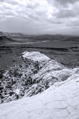 içinde kumtaşı kar kanyon - utah için aşağı bakıyor