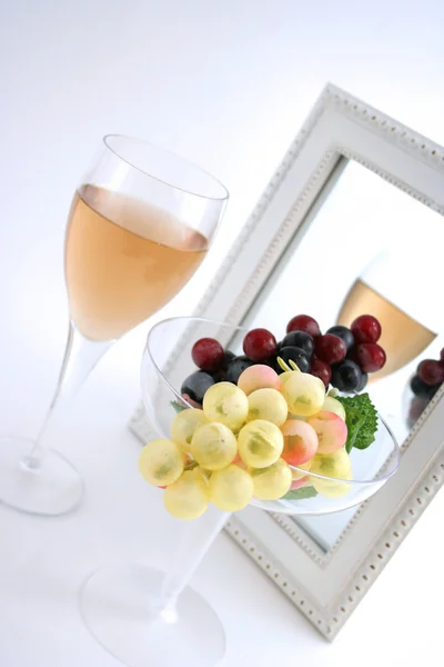 Uvas aisladas en un vaso — Foto de Stock