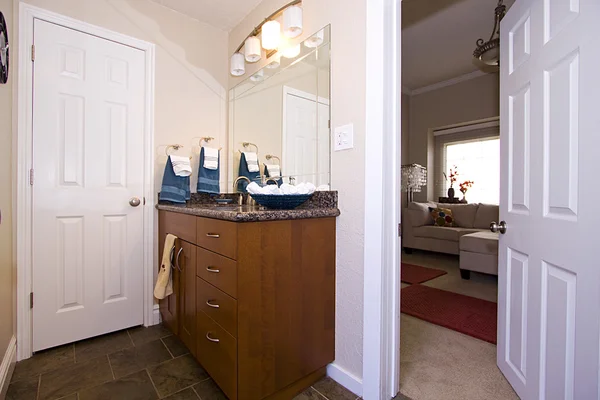 Imagen de cerca de un interior de baño — Foto de Stock
