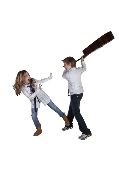 Irmão e irmã brincando ao redor — Fotografia de Stock
