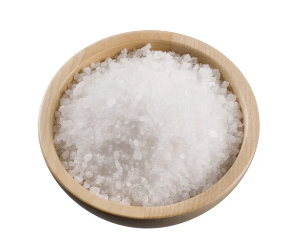 Θαλασσινό αλάτι σε ένα ξύλινο μπολ — Stockfoto