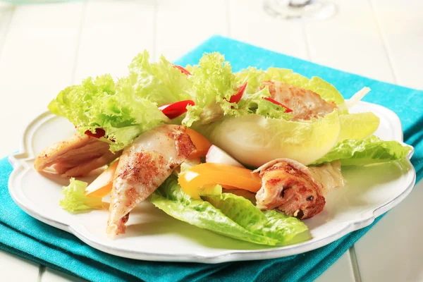 Chicken and vegetable salad — Stock Photo, Image