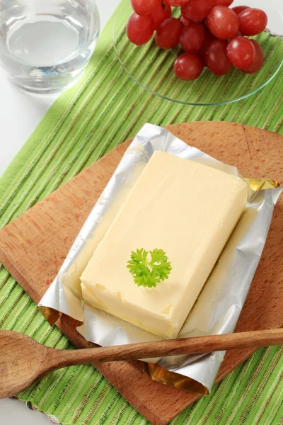 Blok świeżego masła — Zdjęcie stockowe