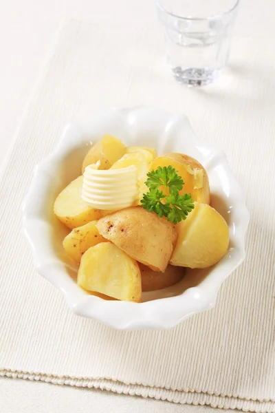 Gekochte neue Kartoffeln — Stockfoto
