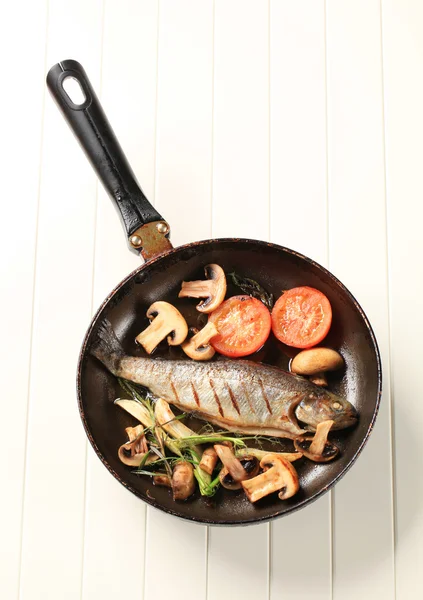 Pan fried trout — Stock Photo, Image