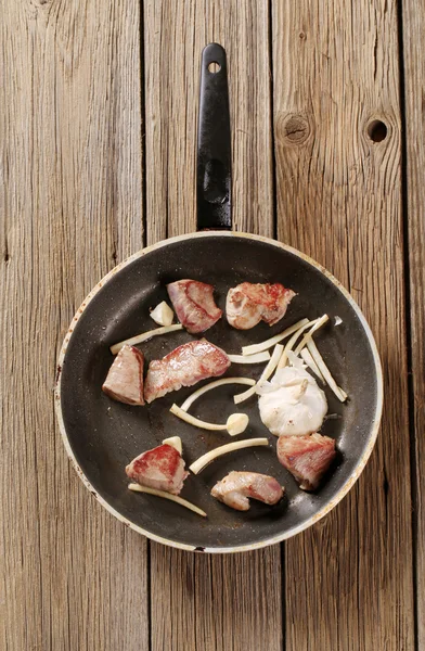 Solomillo de cerdo frito y ajo — Foto de Stock