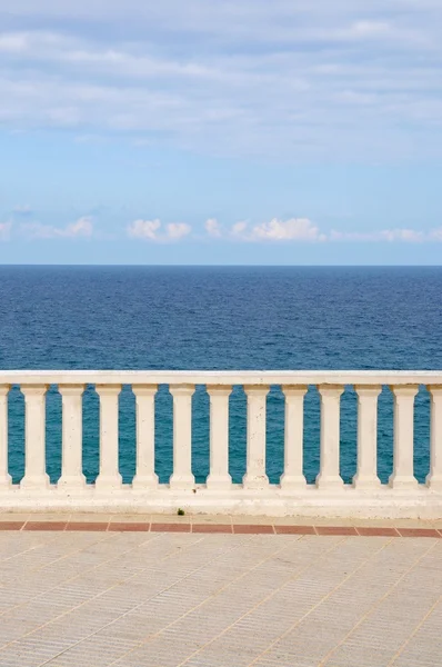 Pohled na moře z terasa — Stock fotografie