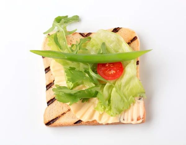 Toast och gröna — Stockfoto