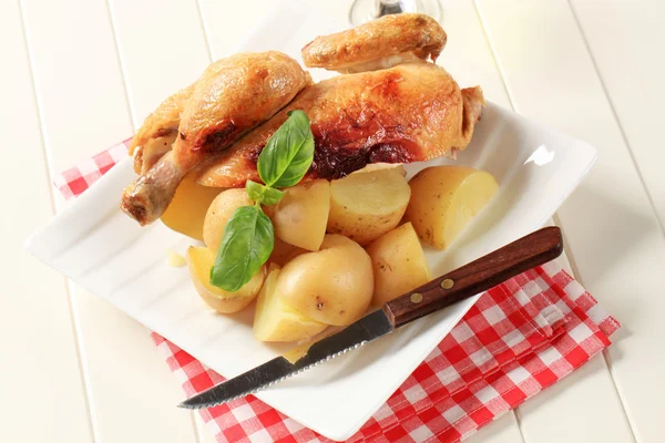 Pieczonego kurczaka i ziemniaków — Zdjęcie stockowe