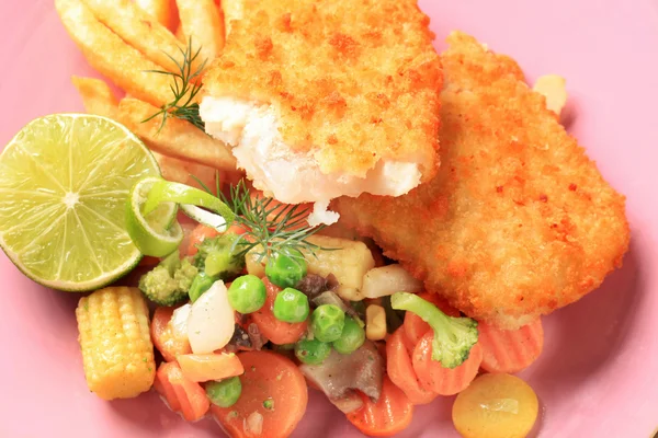 튀긴 생선과 감자 튀김 — 스톡 사진