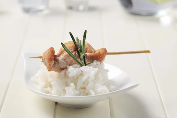 Chicken skewer and rice — Stock Photo, Image