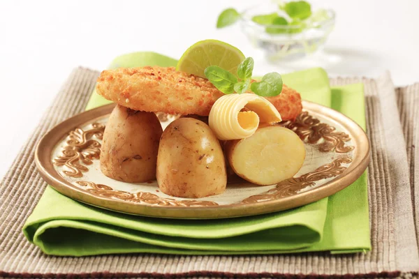 Fried fish and potatoes — Stock Photo, Image
